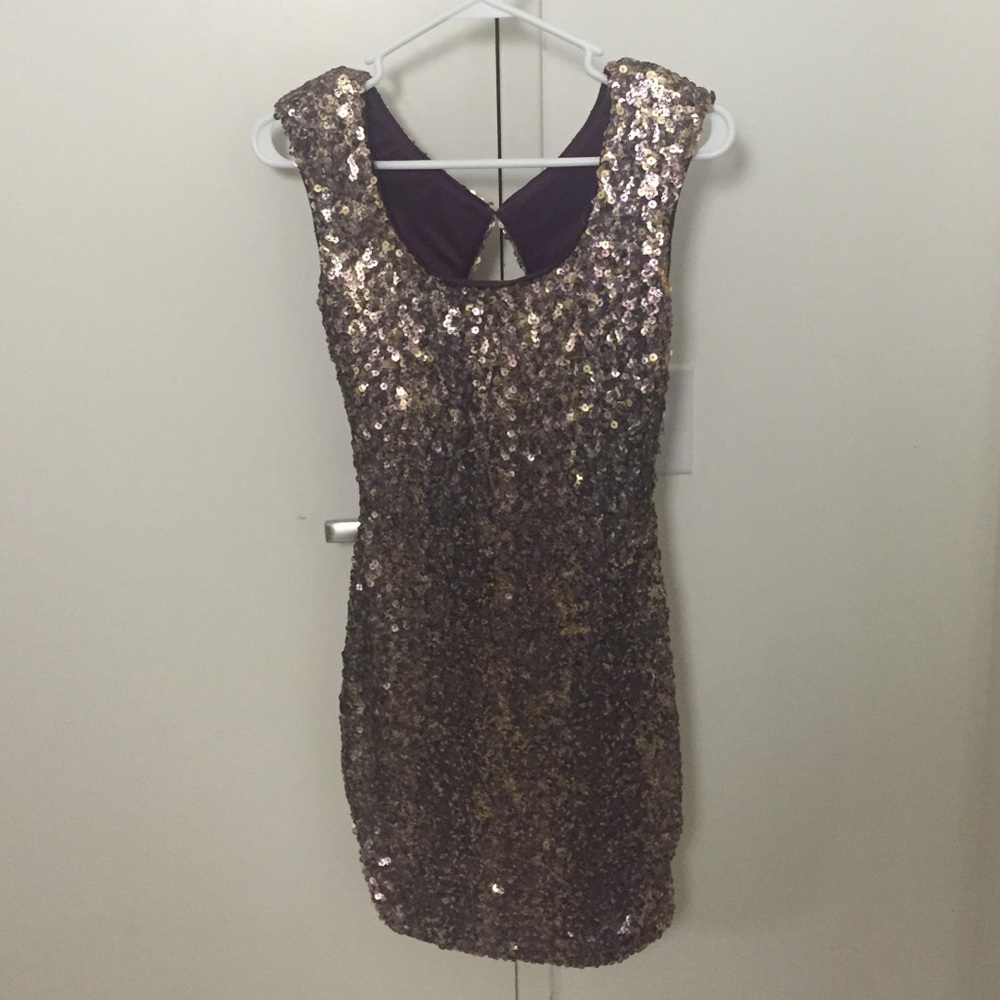 - Cute dress (new)